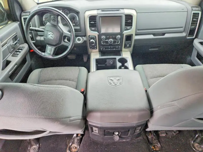 2015 RAM 1500 SLT  