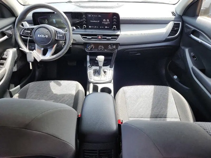 2024 KIA SELTOS LX  