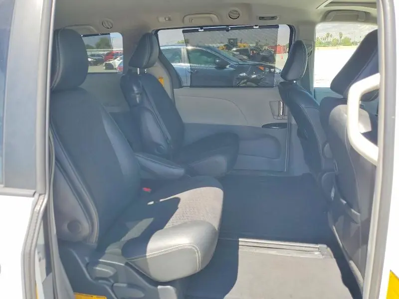 2014 TOYOTA SIENNA SPORT  