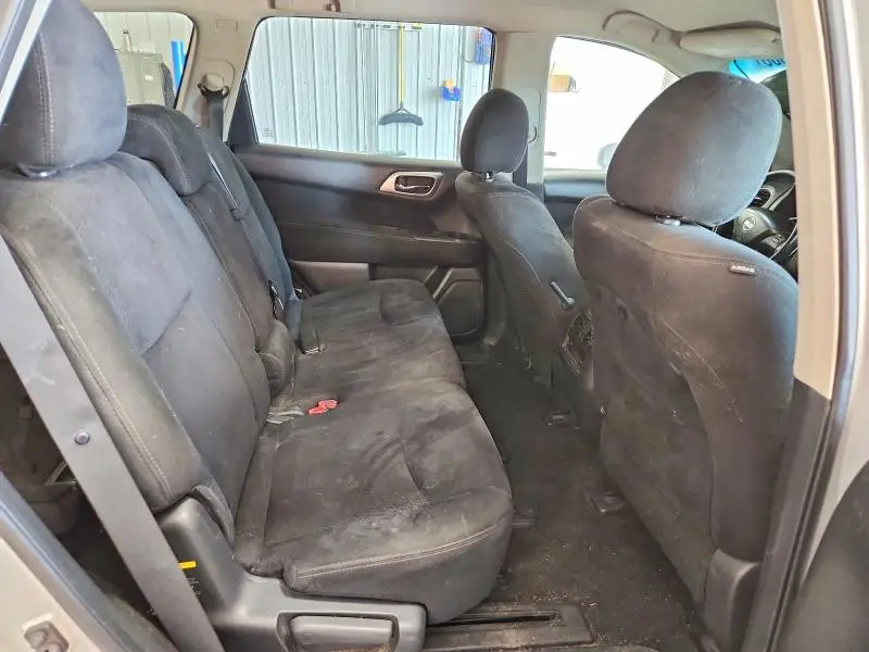 2015 NISSAN PATHFINDER SV  