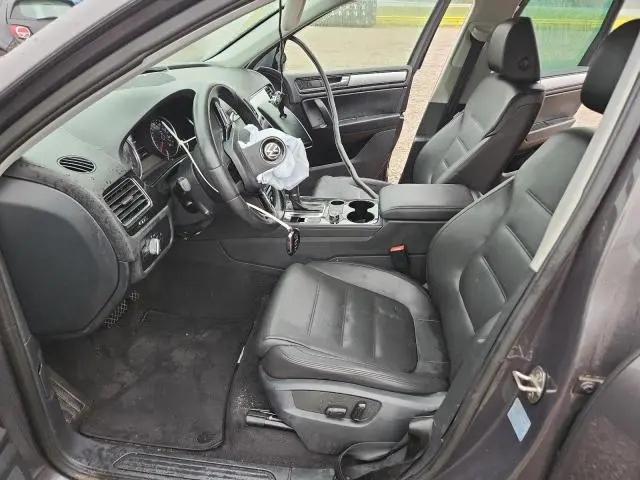 2013 VOLKSWAGEN TOUAREG V6  