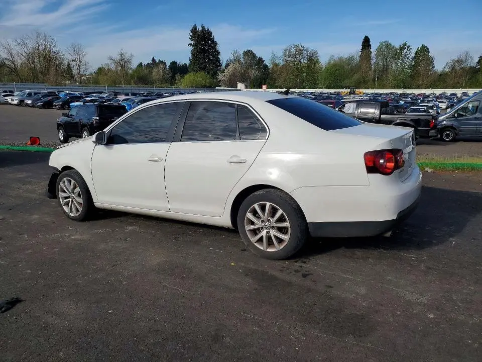 2010 VOLKSWAGEN JETTA SE  