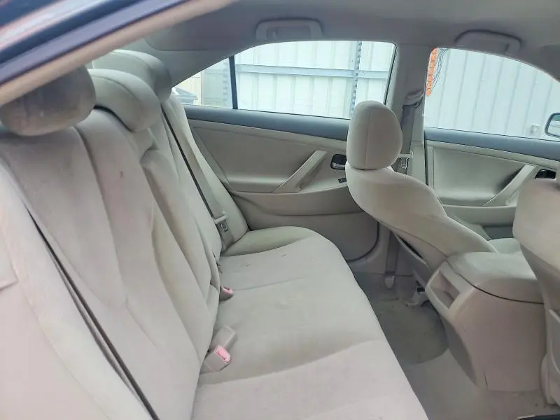 2010 TOYOTA CAMRY LE  