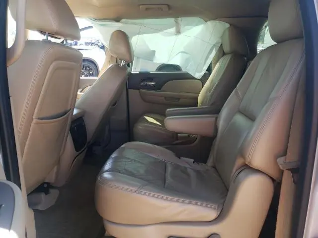 2011 CHEVROLET SUBURBAN K1500 LT  