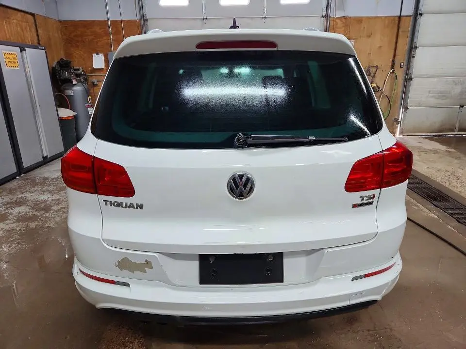 2016 VOLKSWAGEN TIGUAN S  
