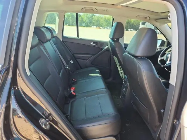 2010 VOLKSWAGEN TIGUAN S  