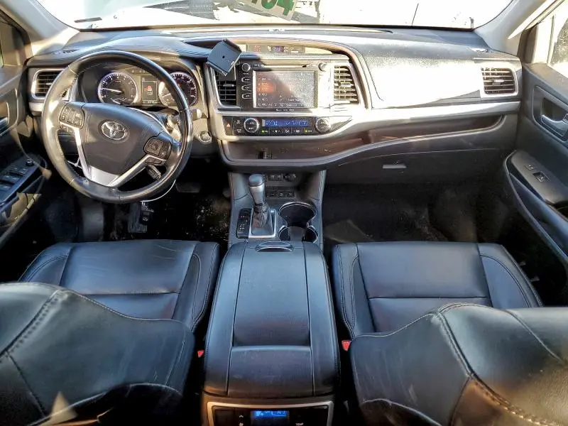 2018 TOYOTA HIGHLANDER SE  