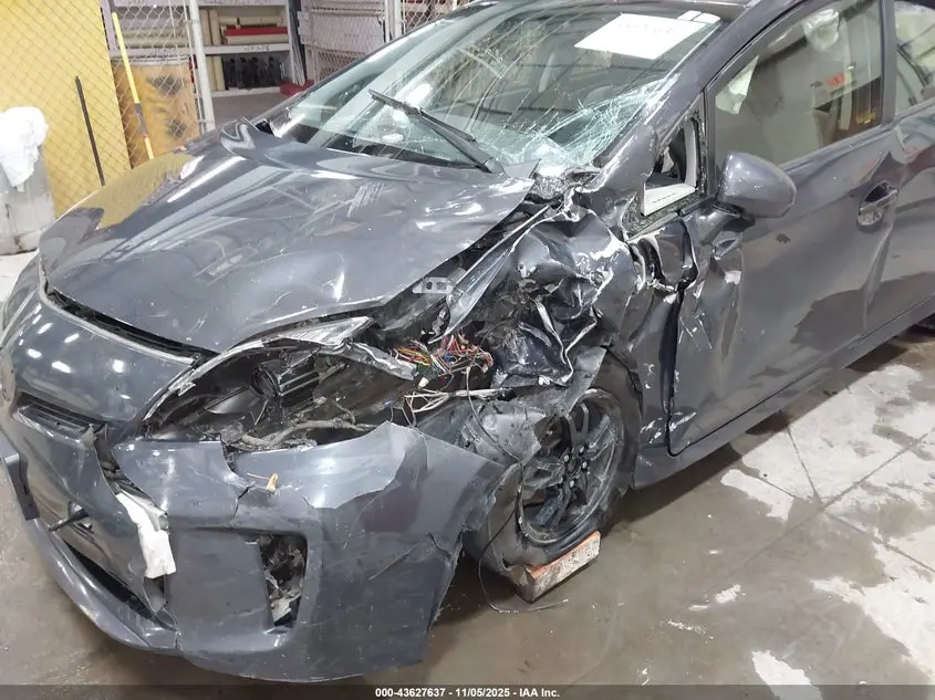 2015 TOYOTA PRIUS TWO