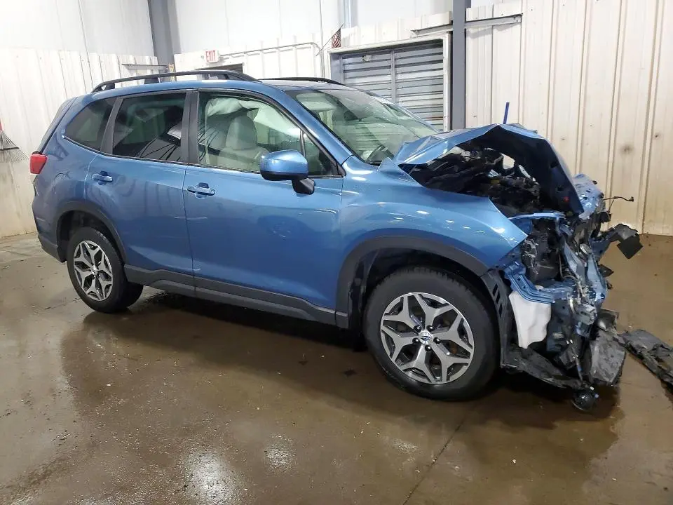 2023 SUBARU FORESTER PREMIUM  