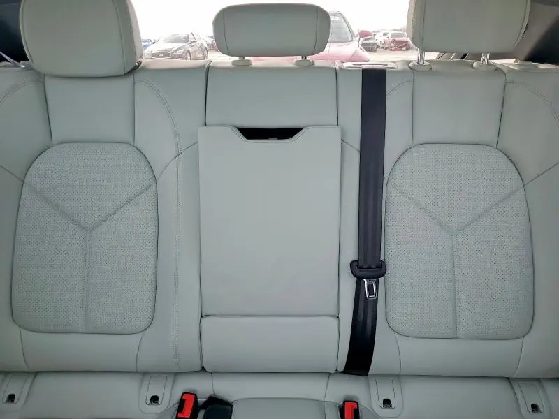 2022 PORSCHE MACAN S  