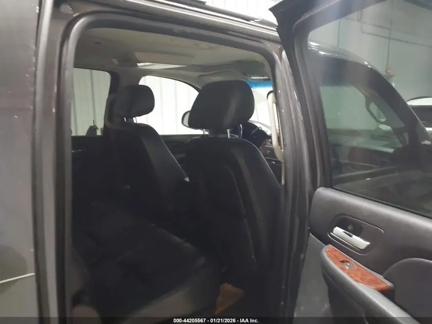 2010 CHEVROLET SUBURBAN 1500 LT1