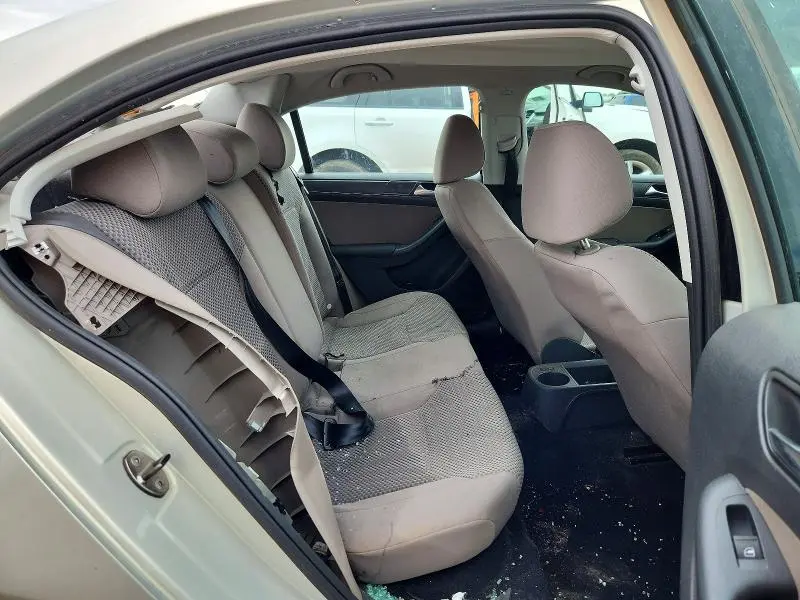2011 VOLKSWAGEN JETTA BASE  