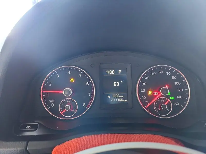 2010 VOLKSWAGEN JETTA SE  