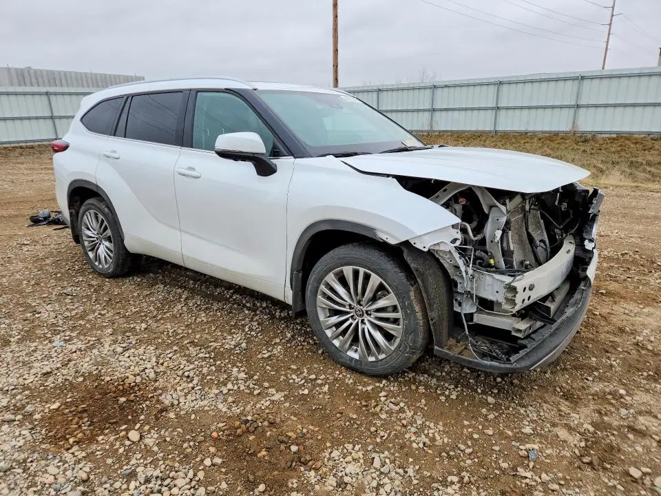 2023 TOYOTA HIGHLANDER PLATINUM  