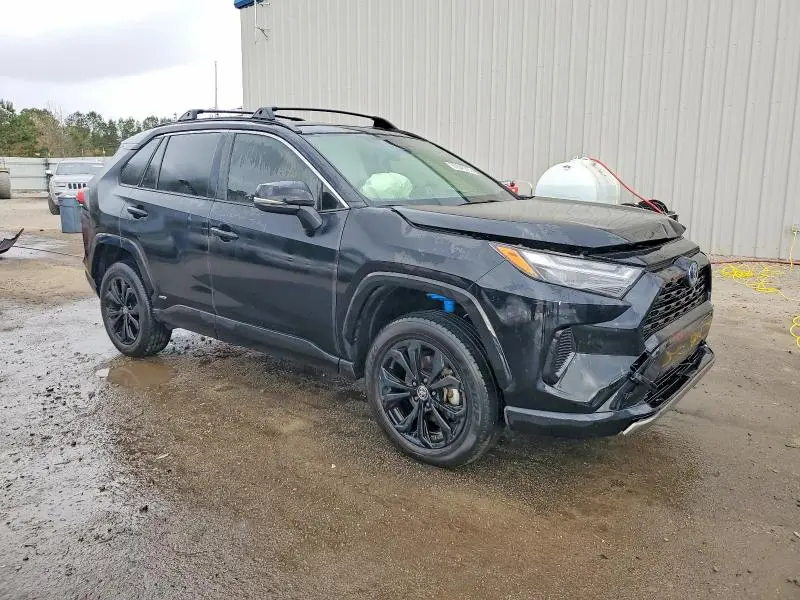 2022 TOYOTA RAV4 SE  