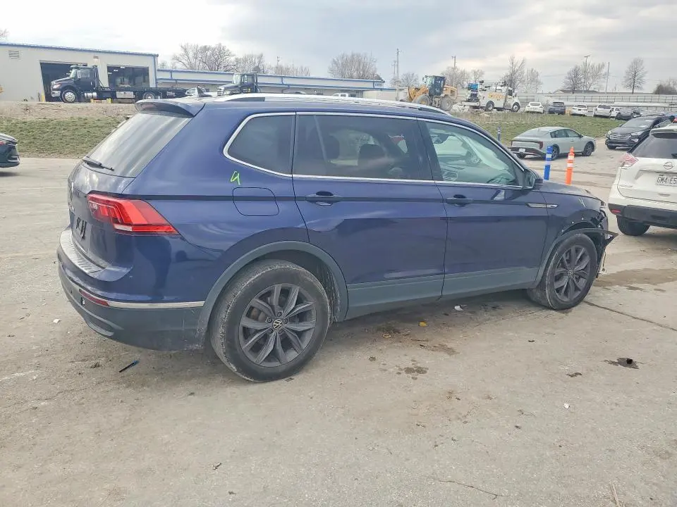 2022 VOLKSWAGEN TIGUAN SE  
