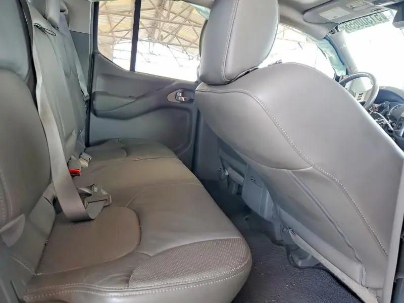2019 NISSAN FRONTIER SL  