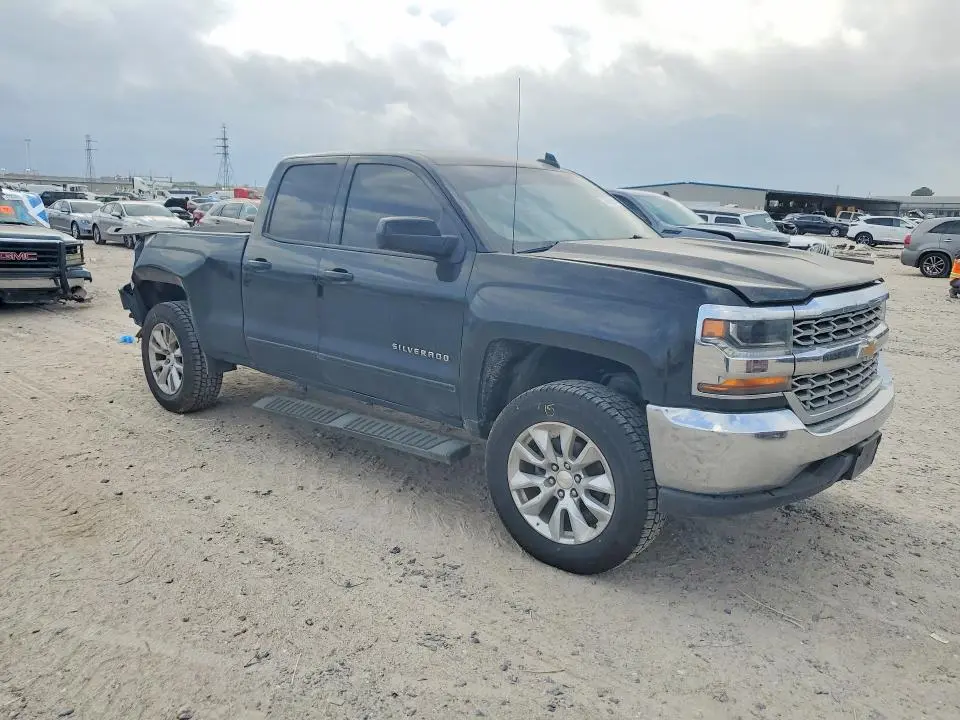 2018 CHEVROLET SILVERADO C1500 LT  
