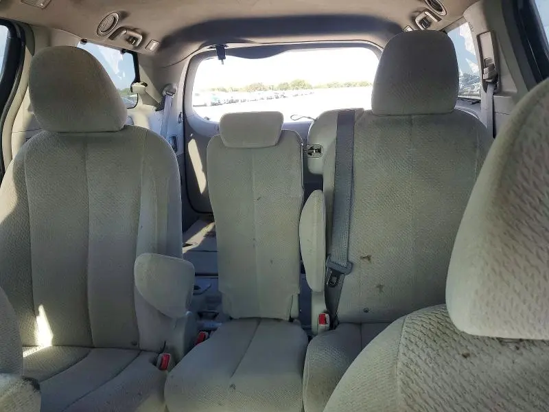 2014 TOYOTA SIENNA LE  