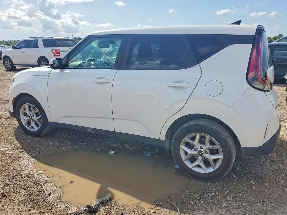 2024 KIA SOUL LX  