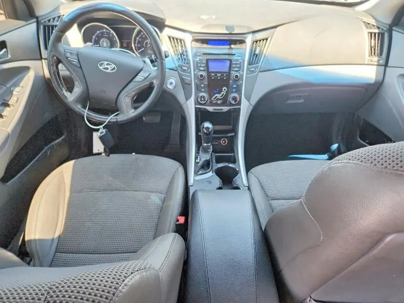 2011 HYUNDAI SONATA SE  