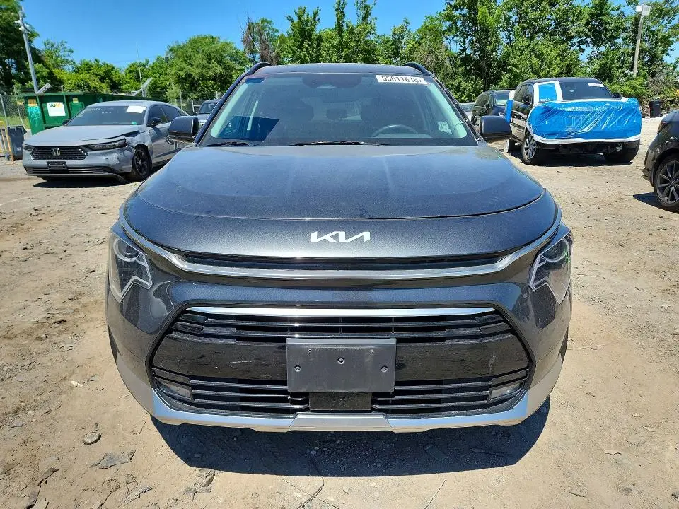 2023 KIA NIRO EX  