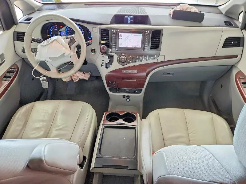 2011 TOYOTA SIENNA XLE 7-PASSENGER  