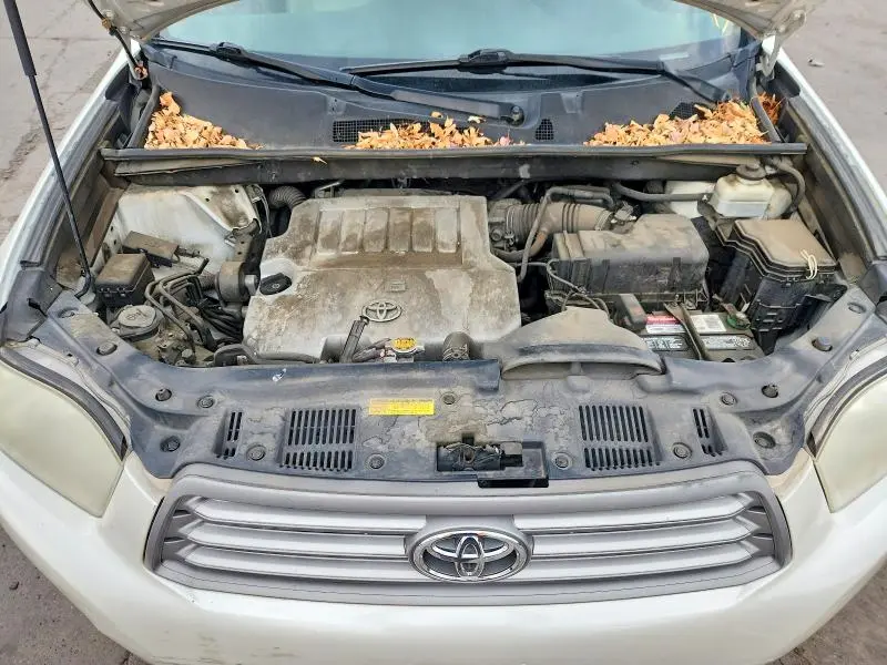 2010 TOYOTA HIGHLANDER SE  
