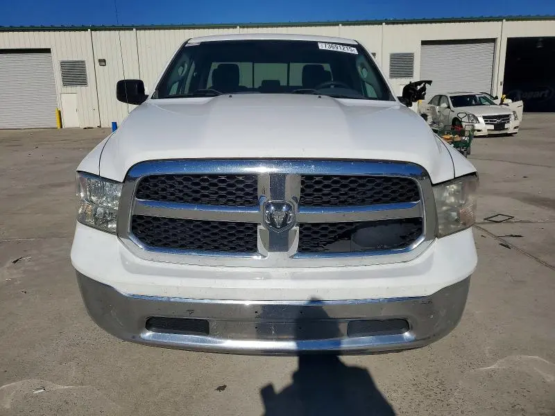 2016 RAM 1500 SLT  