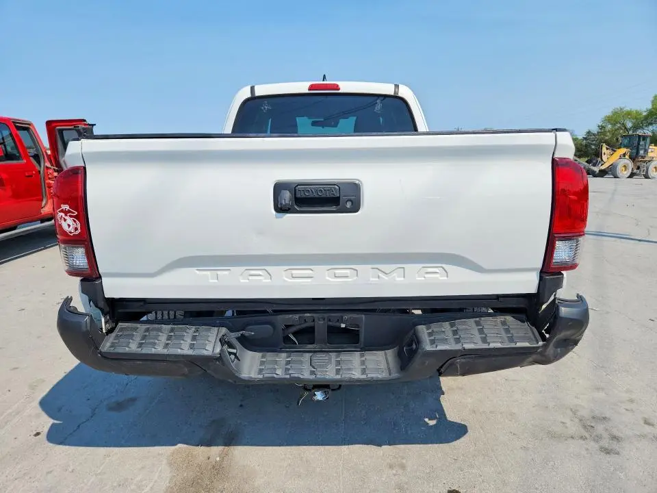 2018 TOYOTA TACOMA SR  