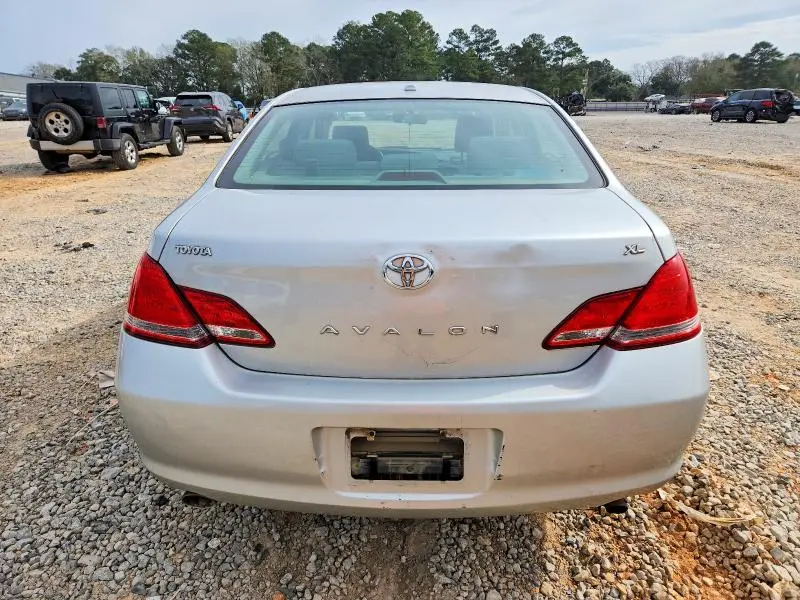 2010 TOYOTA AVALON XL  
