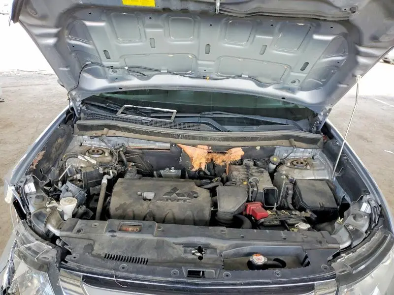 2016 MITSUBISHI OUTLANDER SE  