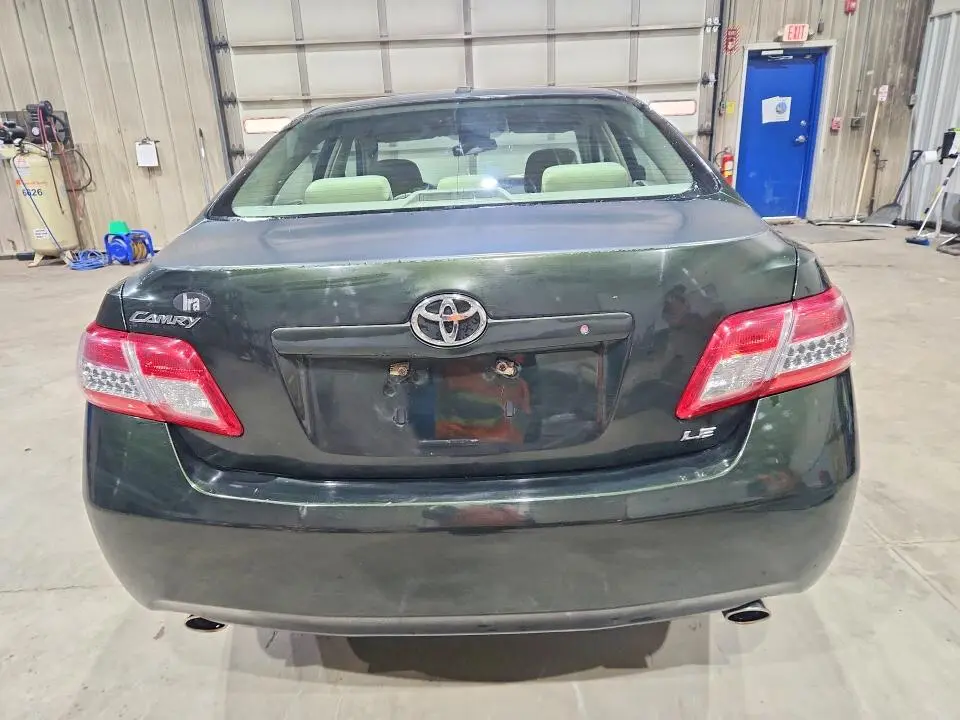 2010 TOYOTA CAMRY LE V6  