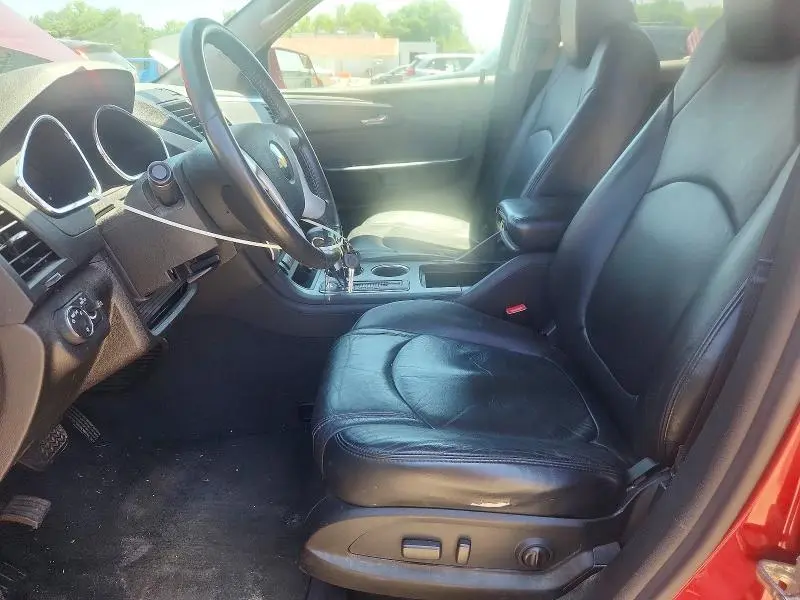 2011 CHEVROLET TRAVERSE LT  