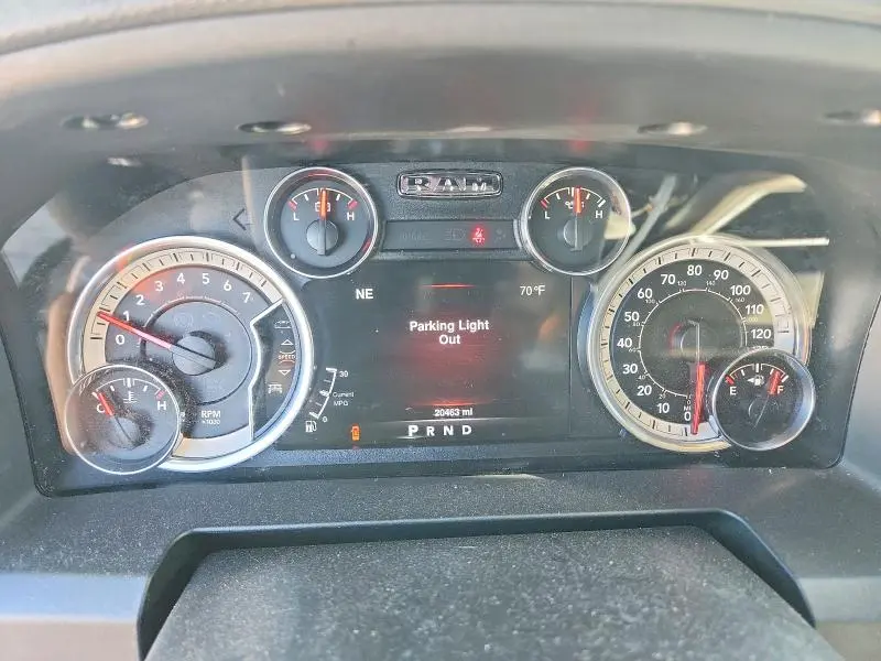 2016 RAM 1500 SLT  