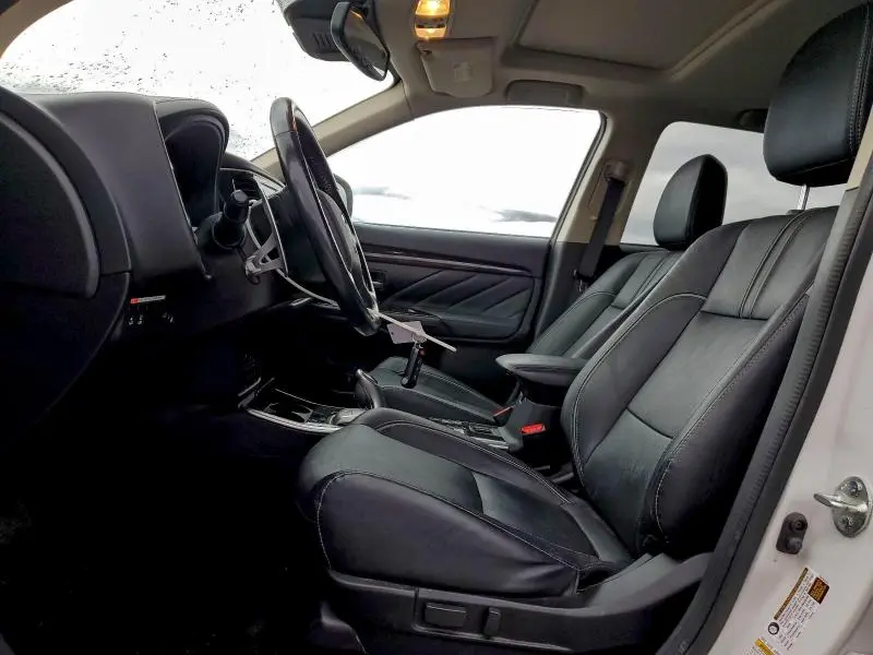 2018 MITSUBISHI OUTLANDER SE  