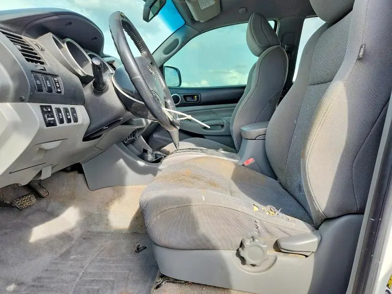 2011 TOYOTA TACOMA V6  