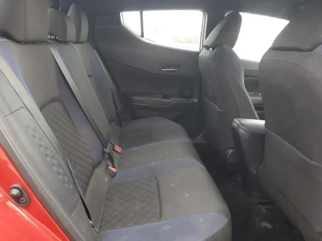 2022 TOYOTA C-HR XLE