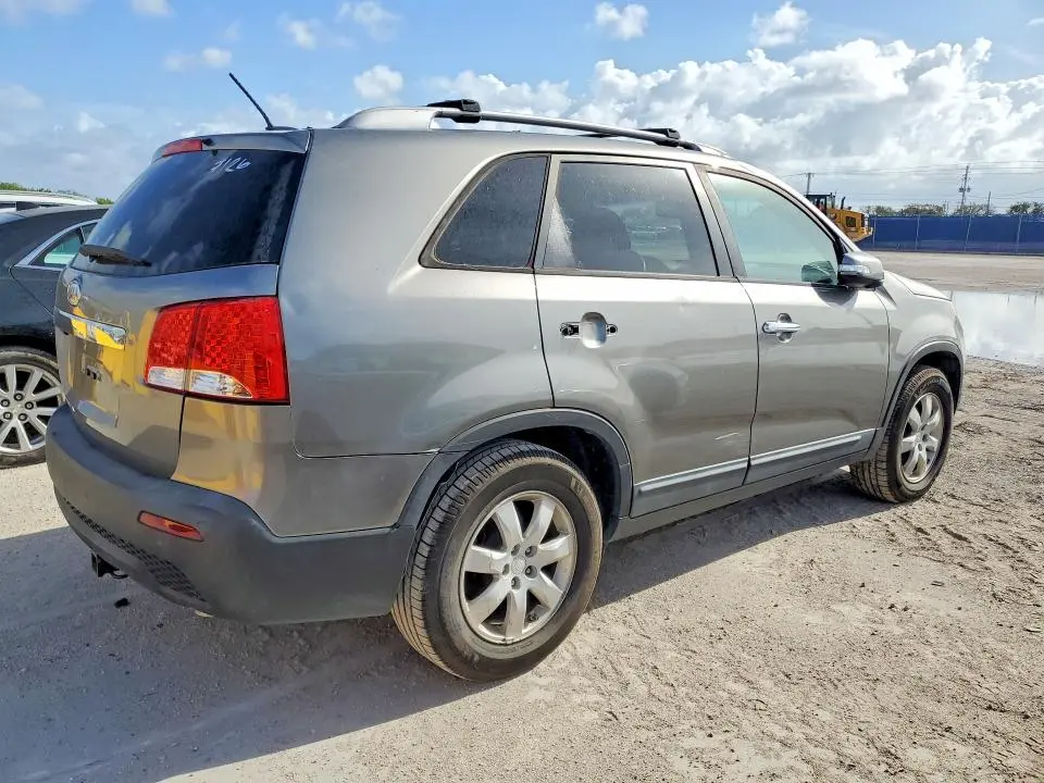 2012 KIA SORENTO LX  