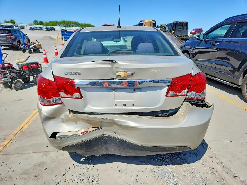 2014 CHEVROLET CRUZE LS  