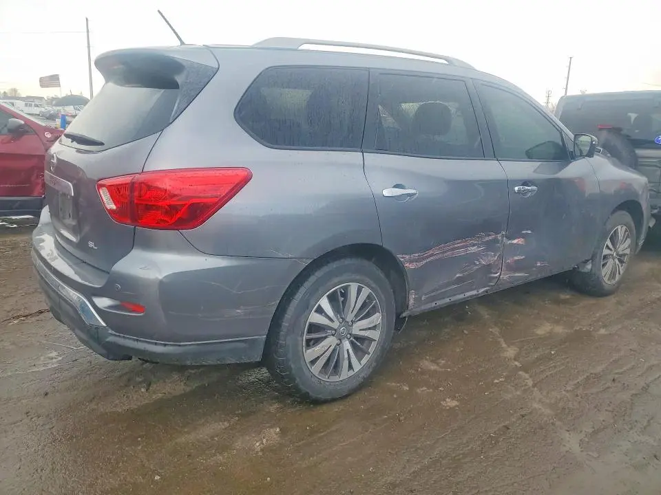 2018 NISSAN PATHFINDER SL  