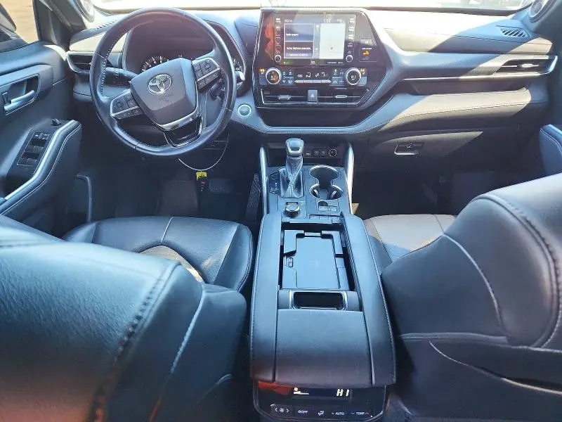 2021 TOYOTA HIGHLANDER XSE  