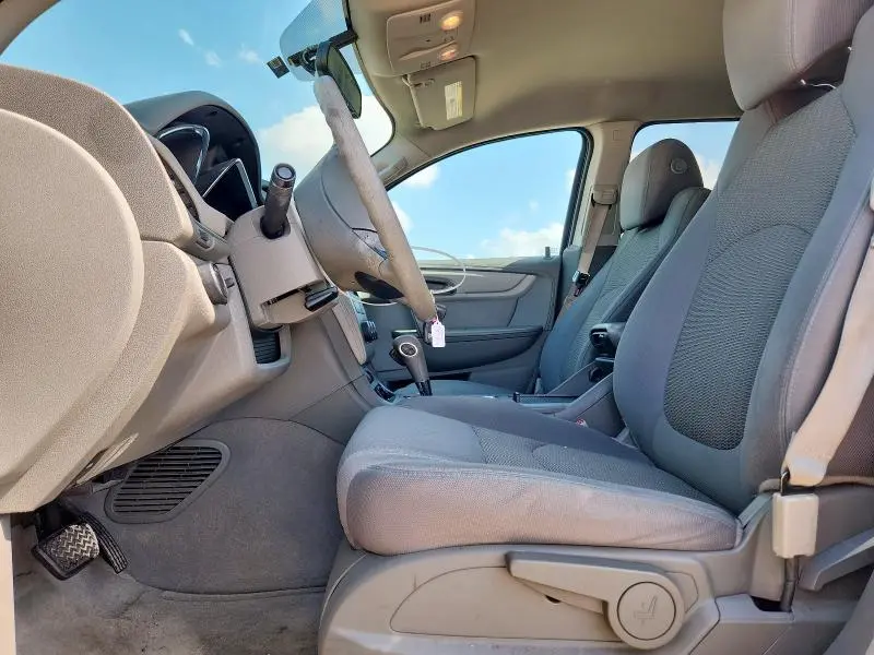 2013 CHEVROLET TRAVERSE LS  