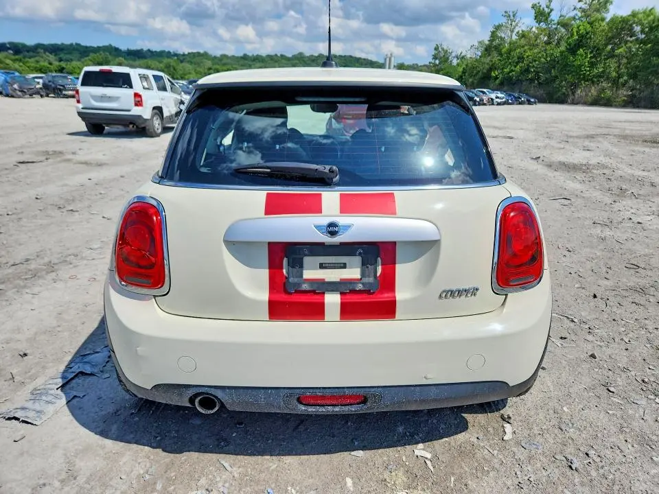 2015 MINI COOPER   