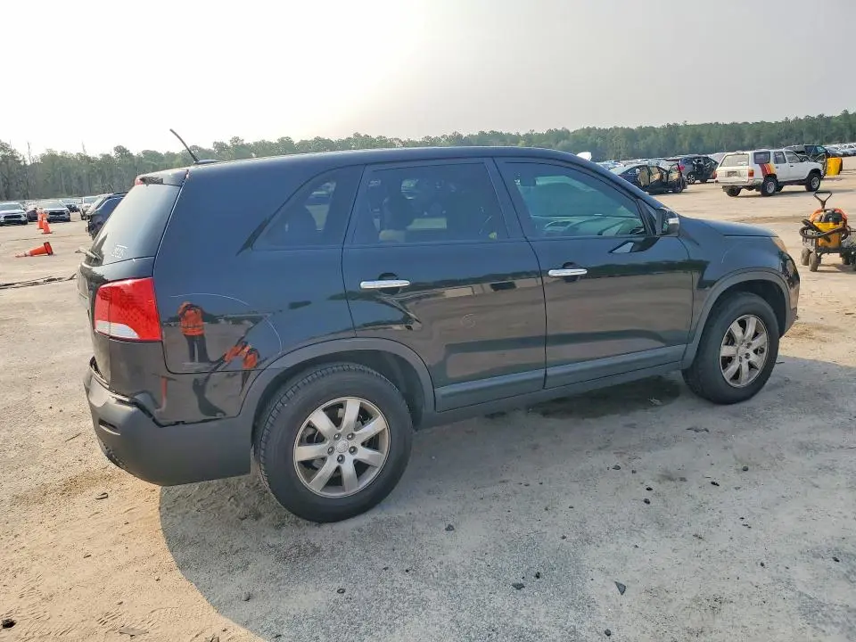 2011 KIA SORENTO LX  