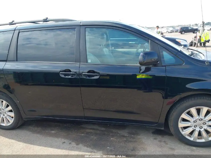 2014 TOYOTA SIENNA XLE 7 PASSENGER