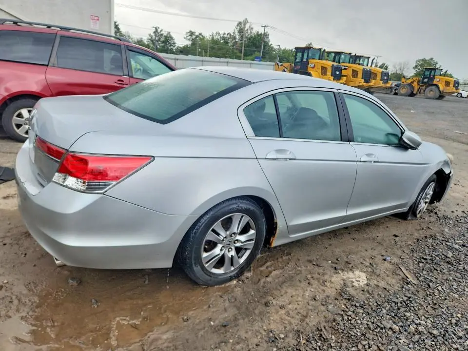 2011 HONDA ACCORD SE  