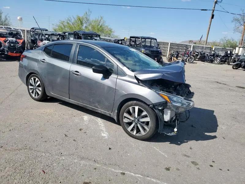 2021 NISSAN VERSA SR  