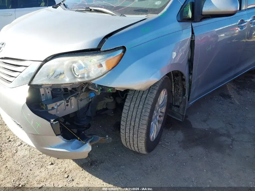 2014 TOYOTA SIENNA XLE V6 8 PASSENGER