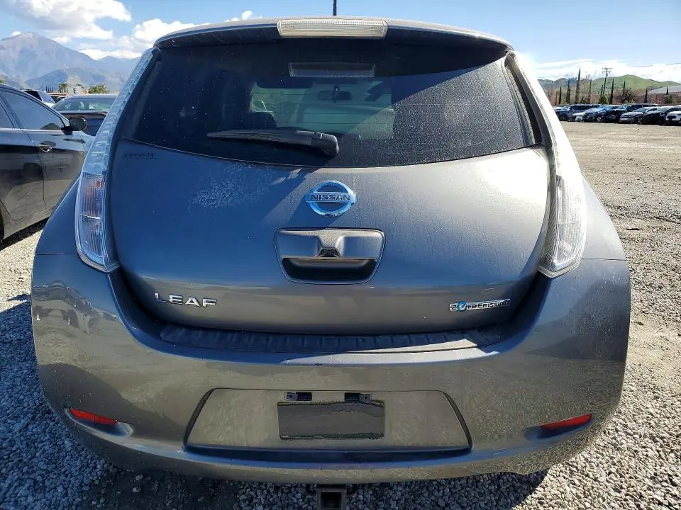 2016 NISSAN LEAF S  